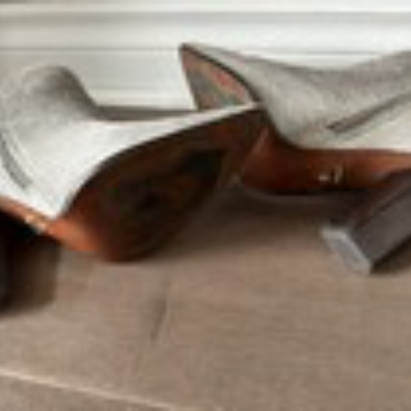 Carrano Women’s Pony Hair Ankle Booties Size 8 Gray with Black Stone Stack Heel - Picture 4 of 4